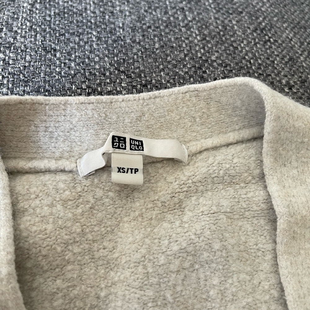 4/$24 🧡 Uniqlo Cream Women's Cardigan - Picture 8 of 9